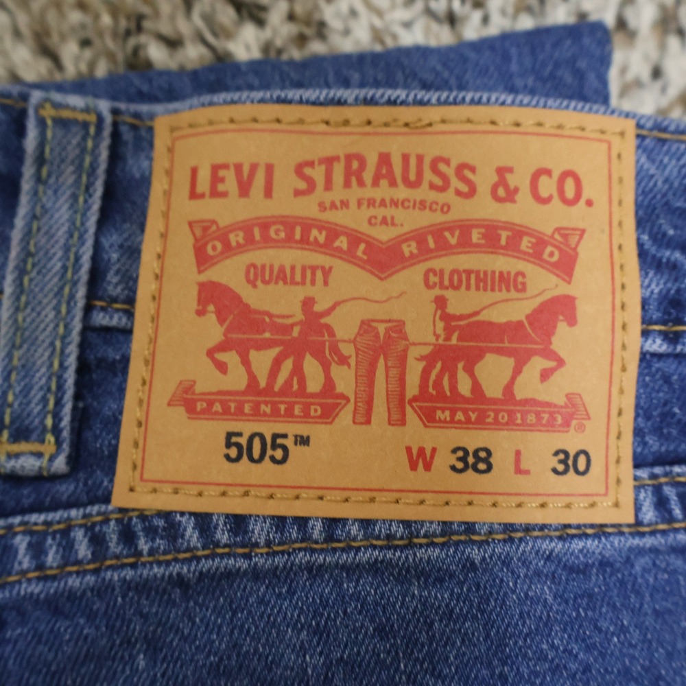 Levi's 505 Regular‎ Fit Straight Leg Jeans 38x30 Classic Denim Medium Wash NWT - Picture 3 of 6